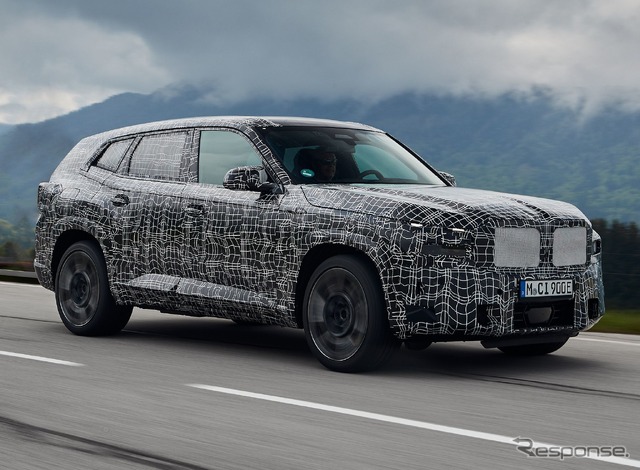 BMW XM のプロトタイプ
