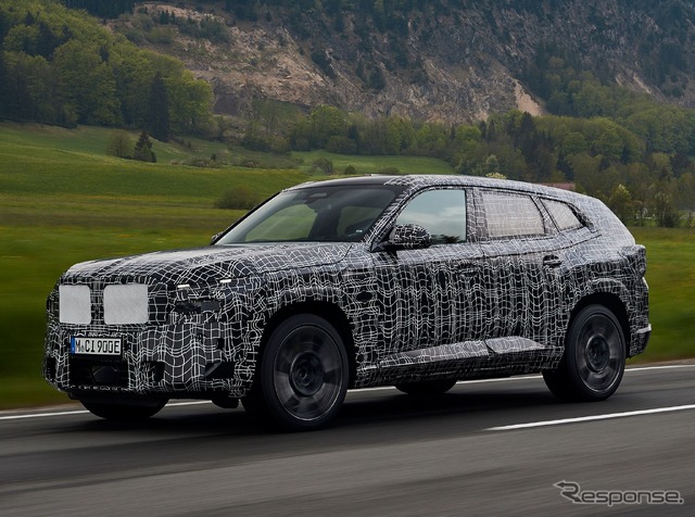 BMW XM のプロトタイプ