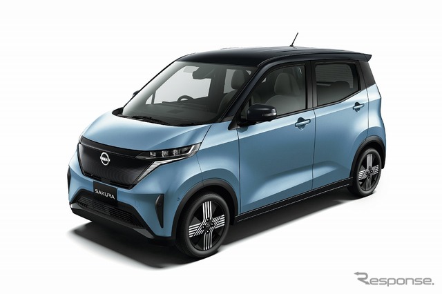 日産サクラ(ソルベブルー/ブラック 2トーン)