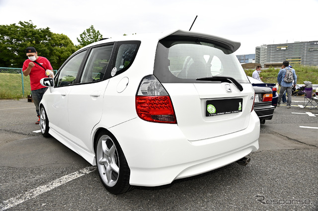 左ハンドルのホンダ フィット! US仕様で雰囲気激変…34th MOONEYES Street Car Nationals
