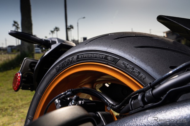 ブリヂストン『BATTLAX HYPERSPORT S22』