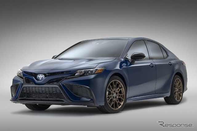 トヨタ・カムリ の2023年モデルの「ナイトシェード・エディション」(米国仕様)