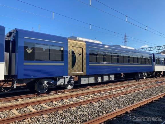ローレル賞に輝いた京阪3000系のプレミアムカー3850形(写真はデビュー当時)。風雅な趣があり、瀟洒で心地よい空間を提供している完成度の高さが評価された。
