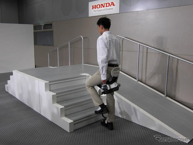 ホンダ歩行アシスト 体重支持型…体が5%軽くなる?