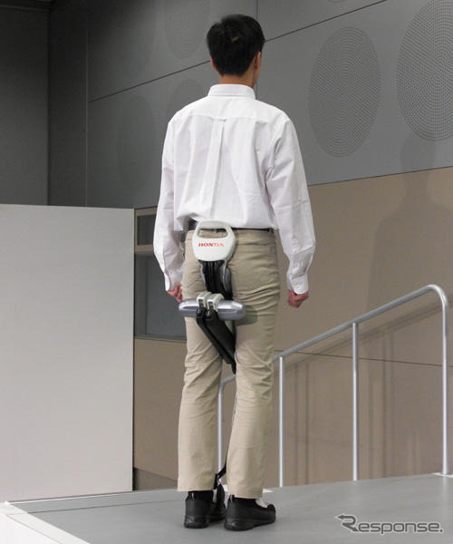 ホンダ歩行アシスト 体重支持型…体が5%軽くなる?