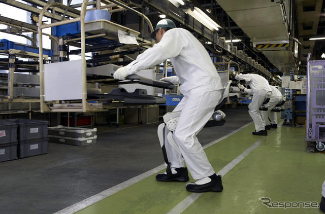 ホンダ歩行アシスト 体重支持型…体が5%軽くなる?