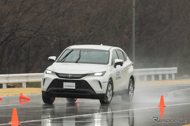 トヨタ ハリアーに装着したミシュラン プライマシーSUV+でウェット性能を試す