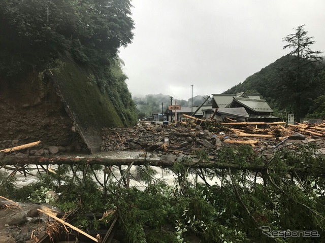 筑前岩屋駅構内(災害直後)