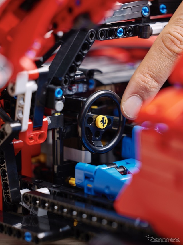 レゴテクニック・フェラーリ・デイトナSP3 (c) 2022 The LEGO Group.