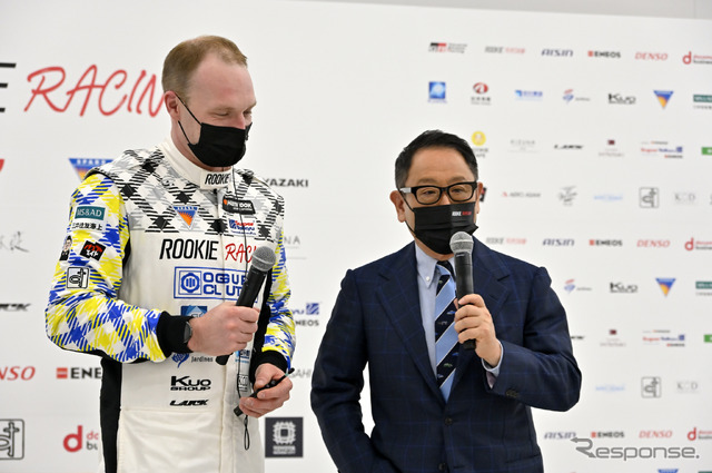 ラトバラ選手兼代表(向かって左)とモリゾウこと豊田社長