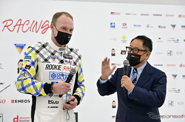 ラトバラ選手兼代表(向かって左)とモリゾウこと豊田社長