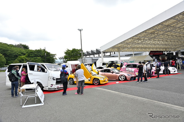GIRLS CAR COLLECTIONコンテストの様子