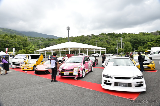 GIRLS CAR COLLECTIONコンテストの様子