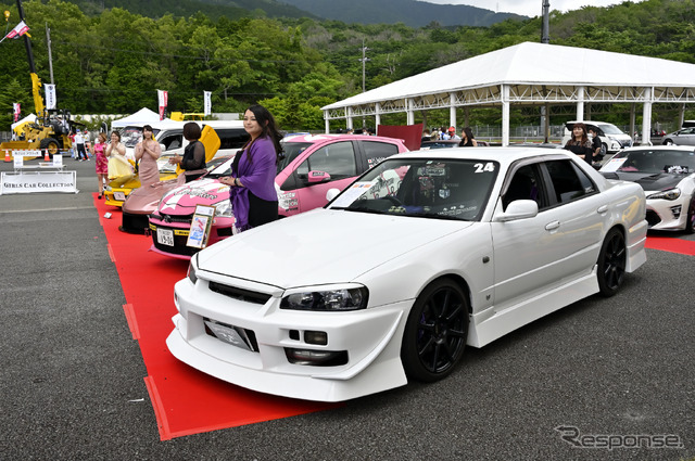 GIRLS CAR COLLECTIONコンテストの様子