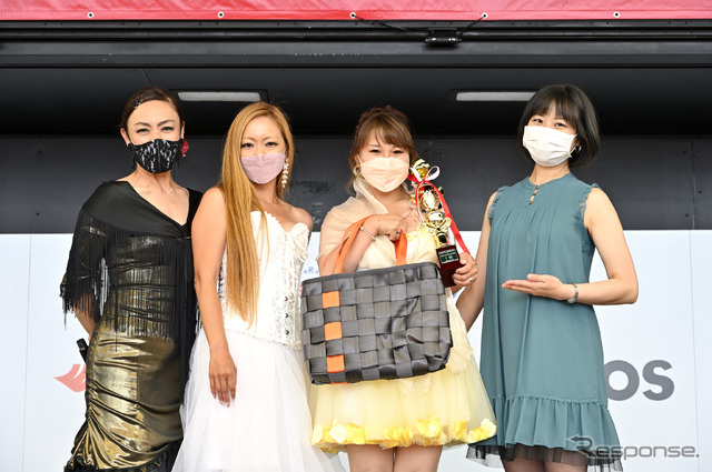 GIRLS CAR COLLECTIONコンテストの様子