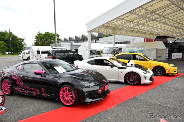 GIRLS CAR COLLECTIONコンテストの様子