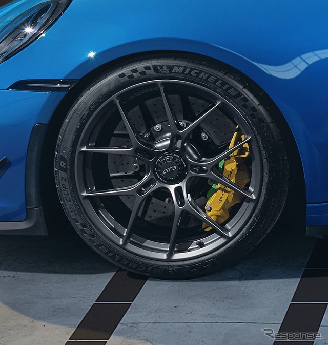 ポルシェ 911 GT3 新型の純正オプション「マンタイパフォーマンスキット」装着車