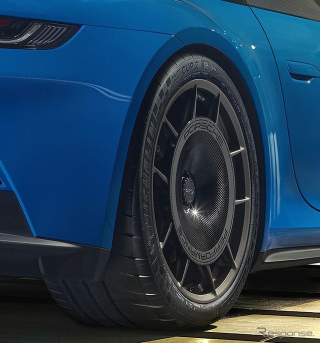 ポルシェ 911 GT3 新型の純正オプション「マンタイパフォーマンスキット」装着車