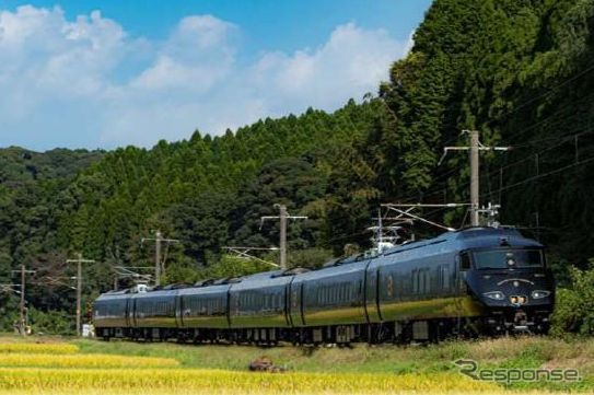 月曜日に長崎本線に入線していた観光列車『36ぷらす3』。改正後は新たなルートで運行されることになり、博多~長崎間での運行は9月19日が最後となる。