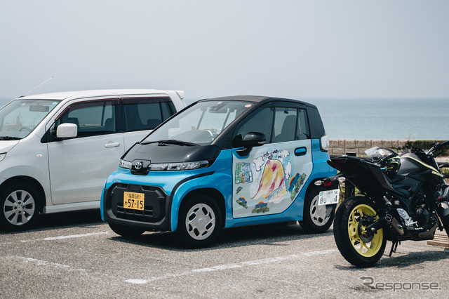 二見ヶ浦海岸の駐車場に停めた「C+pod」