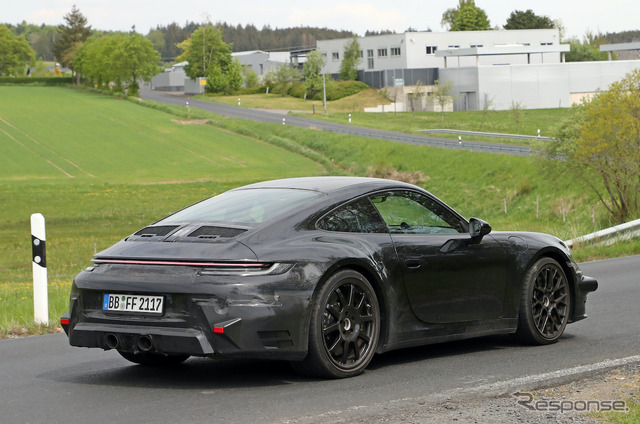 ポルシェ 911 クーペ＆カブリオレ 改良新型プロトタイプ（スクープ写真）