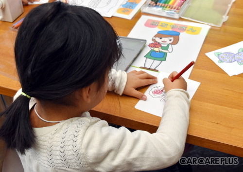 町のクルマ屋さんでお勉強? 家族みんなで「暮らしのヒント」を学ぶ… 奈良市・ガラージュモリ