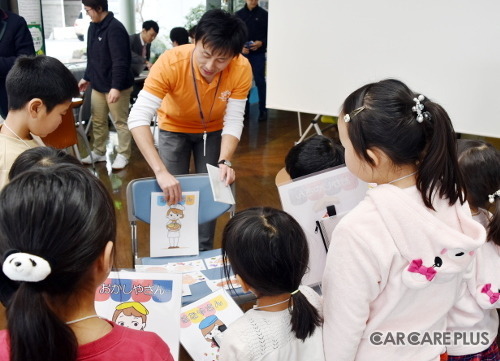 町のクルマ屋さんでお勉強? 家族みんなで「暮らしのヒント」を学ぶ… 奈良市・ガラージュモリ