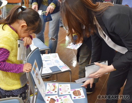 町のクルマ屋さんでお勉強？ 　家族みんなで「暮らしのヒント」を学ぶ… 奈良市・ガラージュモリ