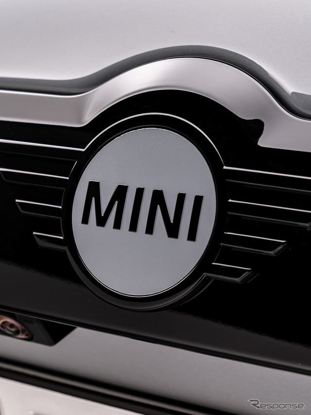 MINI クロスオーバー アンテイムドエディション