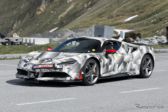 フェラーリ SF90 VS プロトタイプ(スクープ写真)