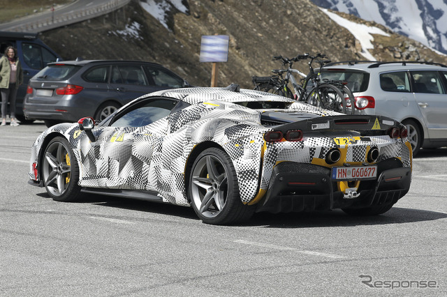 フェラーリ SF90 VS プロトタイプ(スクープ写真)