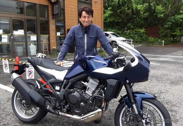 ホンダ ホーク11と丸山浩氏