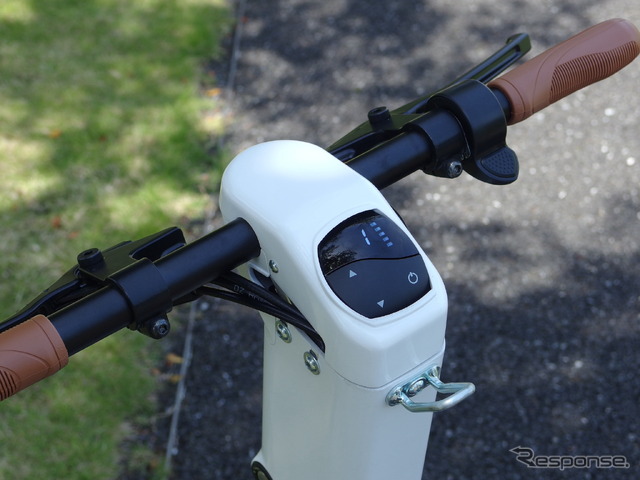 ストリーモ(プロトタイプ)。メーターは既製品の流用で、将来的に変更される。