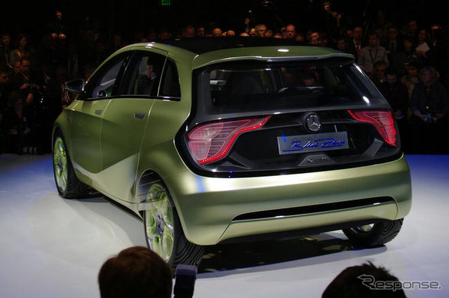 【デトロイトモーターショー09】メルセデスのEV/FCVコンセプト「BlueZERO」