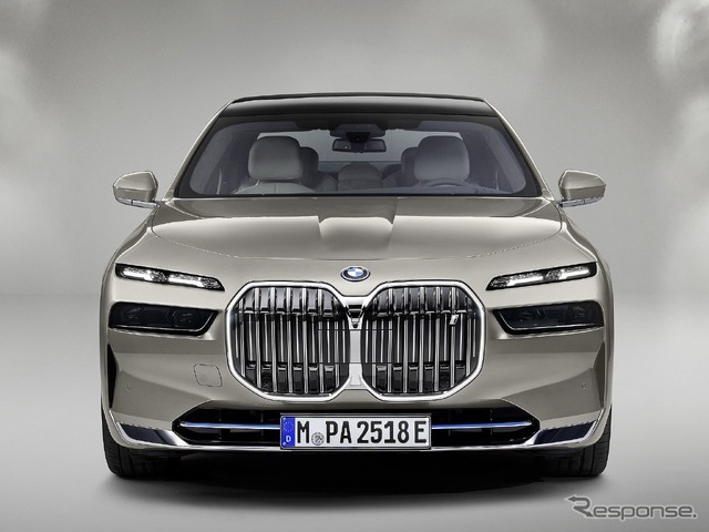 BMW i7