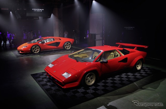 ランボルギーニ クンタッチLPI 800-4とクンタッチ5000QV(手前)