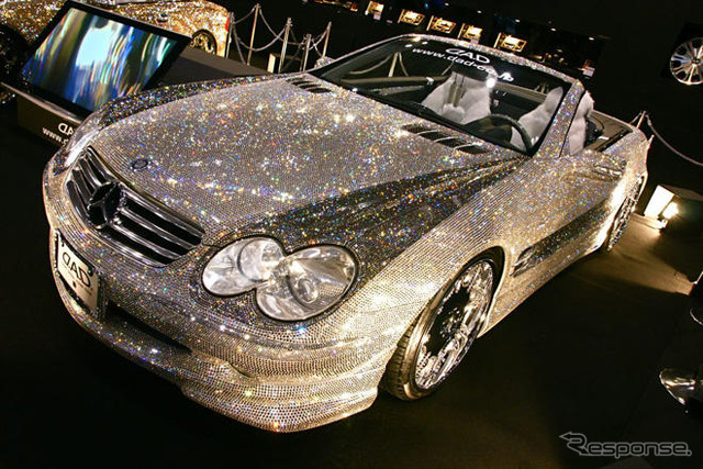 【東京オートサロン09】黄金のベンツ、装飾代はなんと4000万円！