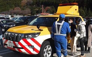 高速道路で働く車の見学（イメージ）
