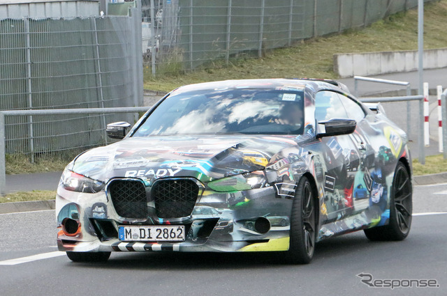 BMW M4 3.0 CSL オマージュ プロトタイプ(スクープ写真)