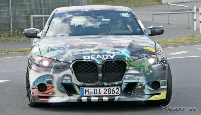BMW M4 3.0 CSL オマージュ プロトタイプ(スクープ写真)