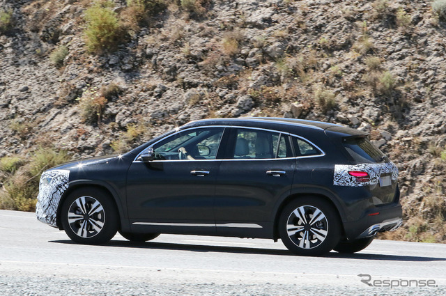 メルセデスベンツ GLA 改良新型プロトタイプ(スクープ写真)