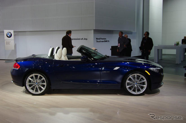 【デトロイトモーターショー09】BMW Z4 新型 電動メタルトップ採用…SCL