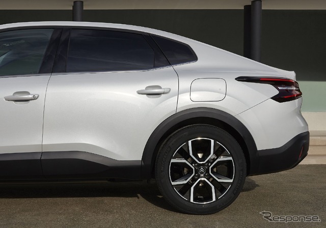 シトロエン C4 X