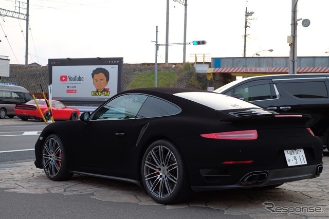 世界一黒い車(ポルシェ911)