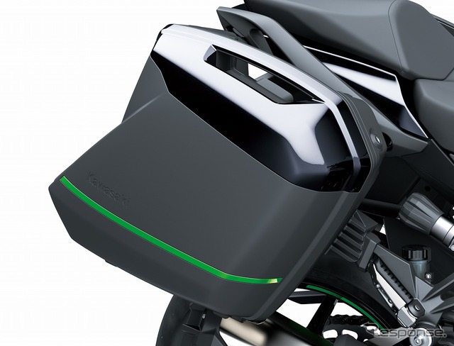 車体と一体感のあるアクセサリー(別売り)のパニアケース