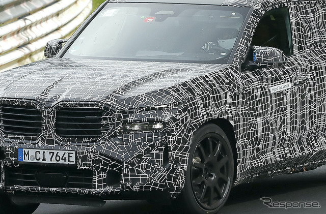 BMWの最高級SUV「XM」プロトタイプ(スクープ写真)