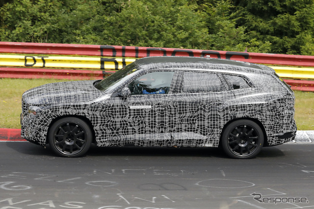 BMWの最高級SUV「XM」プロトタイプ(スクープ写真)