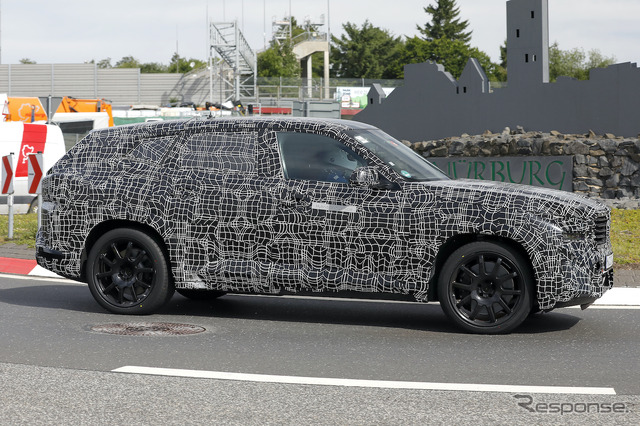 BMWの最高級SUV「XM」プロトタイプ(スクープ写真)
