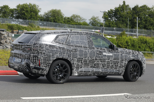 BMWの最高級SUV「XM」プロトタイプ(スクープ写真)
