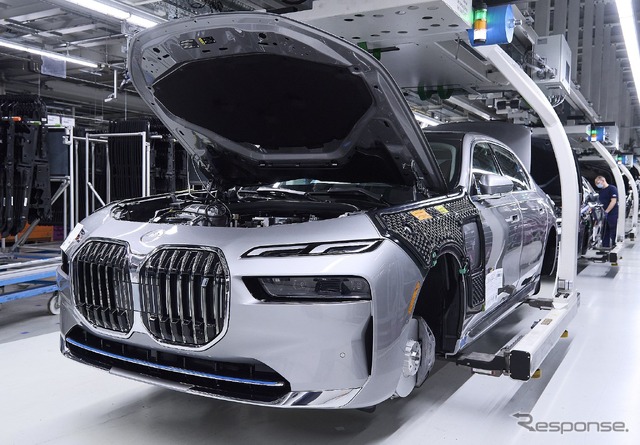 BMWのドイツ・ディンゴルフィン工場で生産を開始した i7